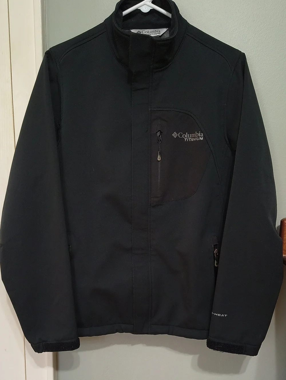Columbia Titanium Black Performance Softshell Jacket